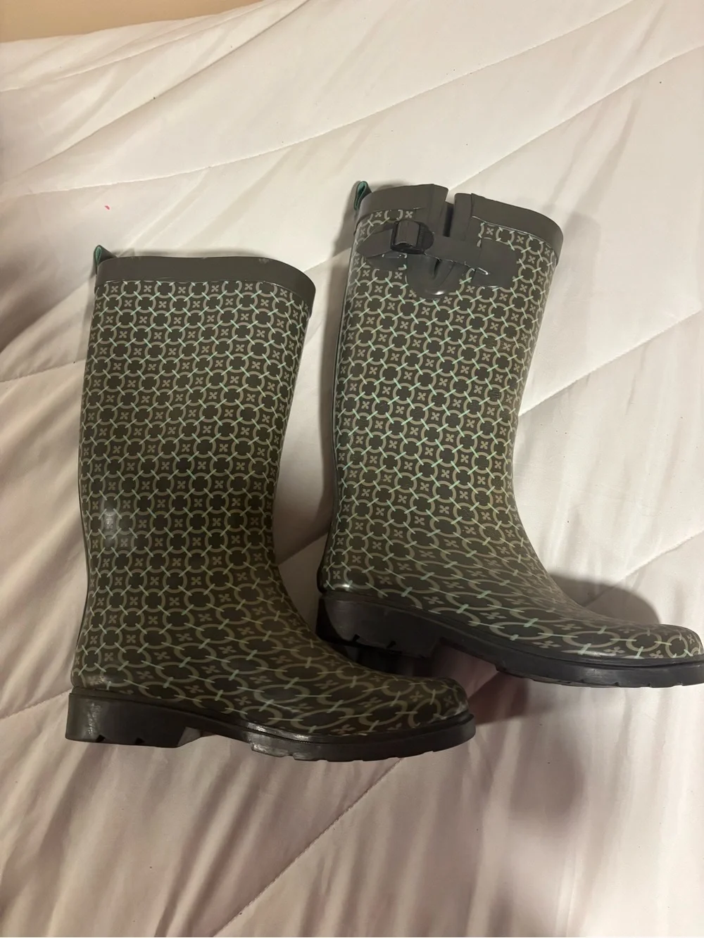 Capelli Women's Rain Boots Size 8 green and gray